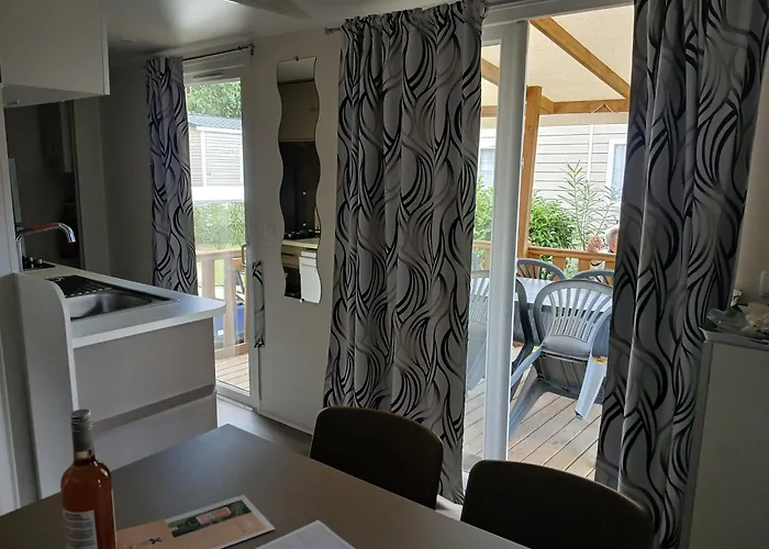 Mobil Le Decinois Parque de Campismo